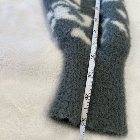 Aerie gray & white leopard print sweater chunky plush warm oversized layer SZ M - Picture 8 of 10